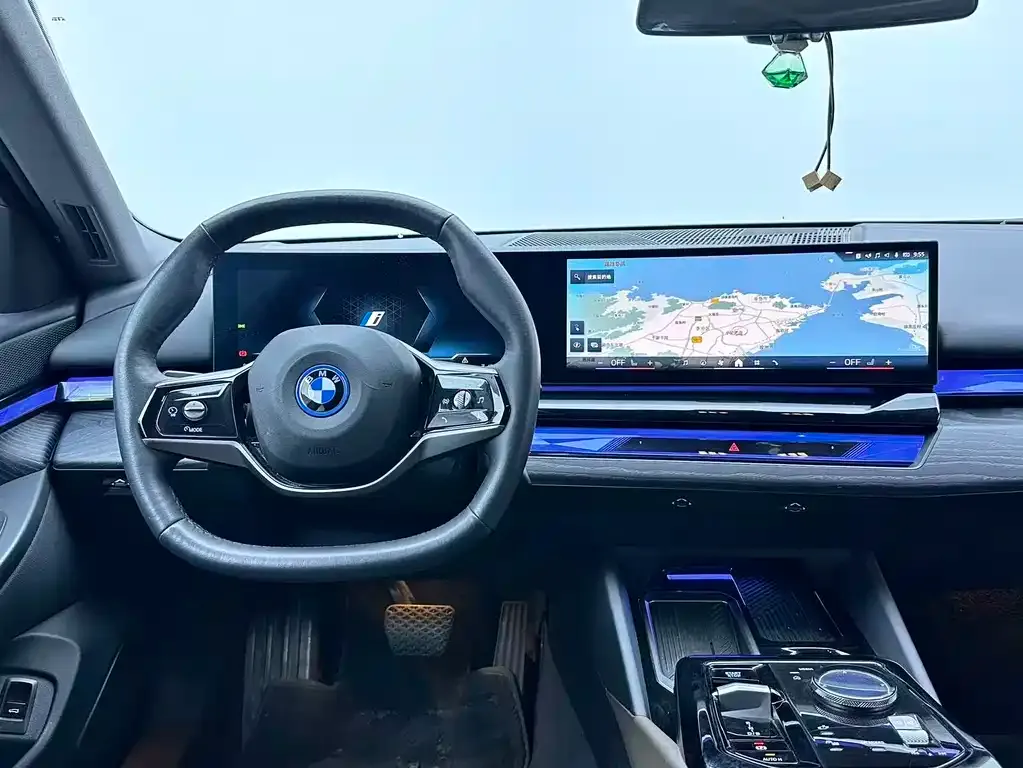 BMW i5 — фото 5