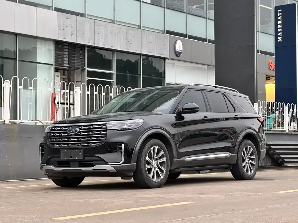 Ford Explorer 2023 из CN, фото 1