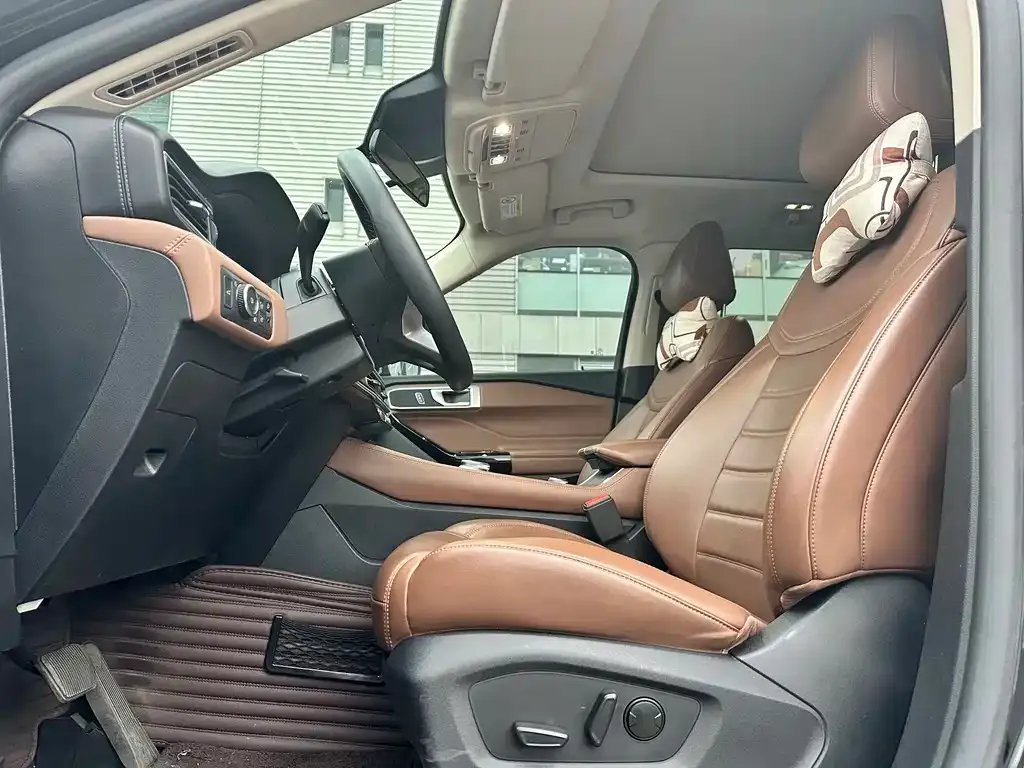 Ford Explorer 2023 из CN, фото 7