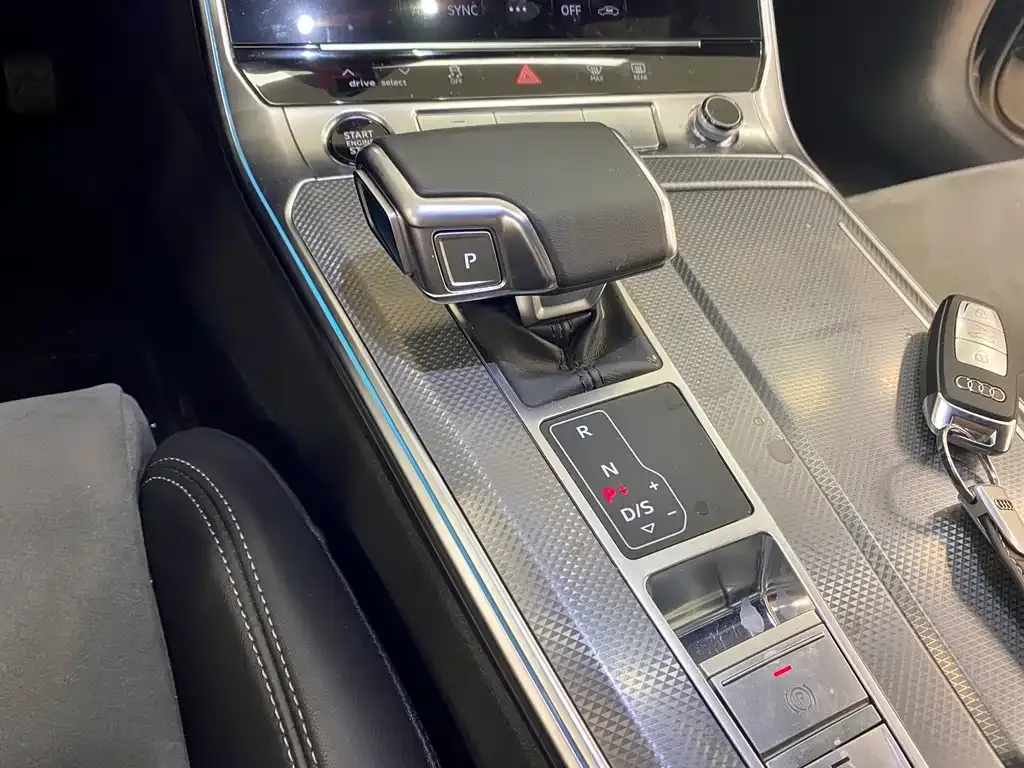 Audi A6L 2024 из CN, фото 8