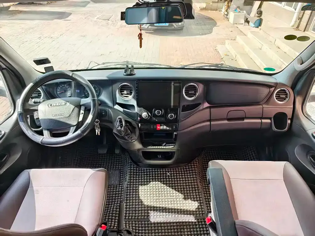 IVECO Ousheng 2021 из CN, фото 6