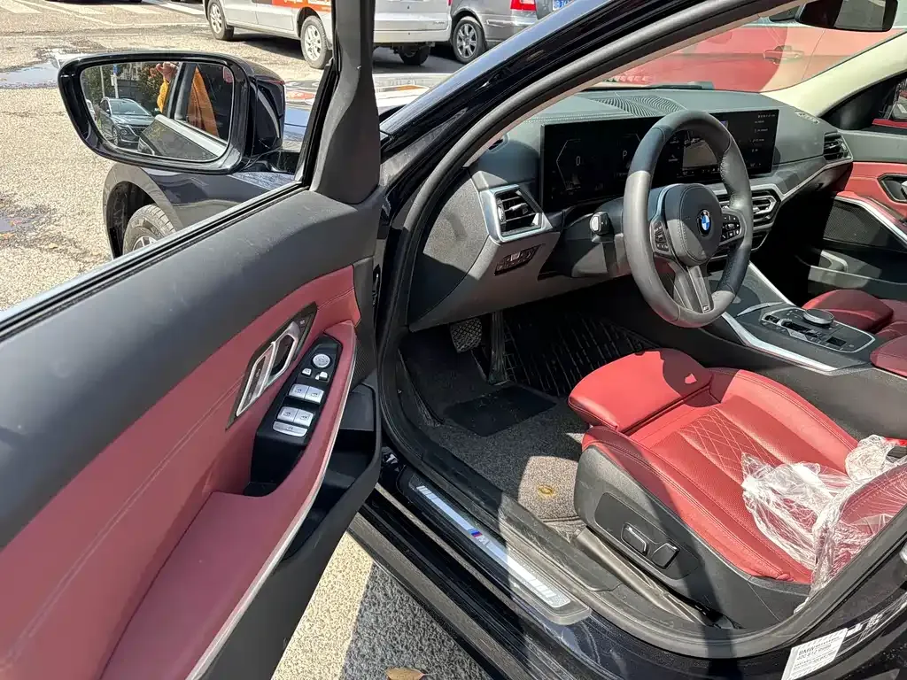 BMW 3 Series 2024 из CN, фото 2