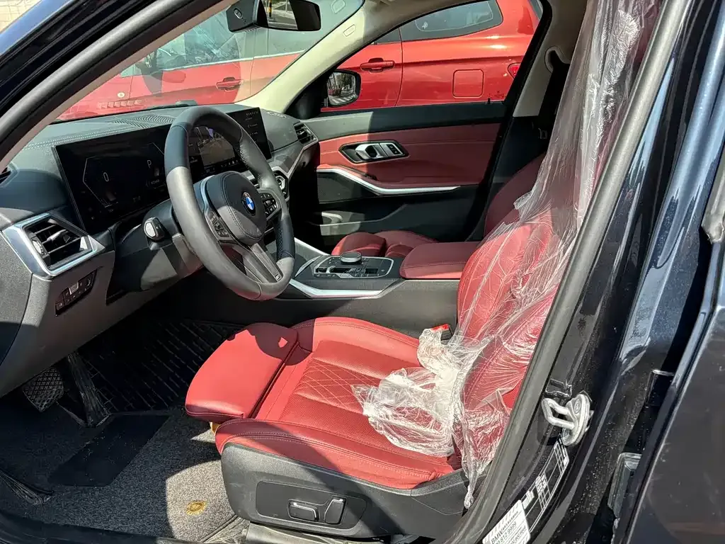 BMW 3 Series 2024 из CN, фото 3