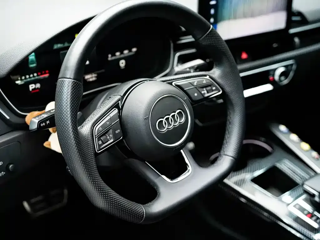Audi A4L — фото 10