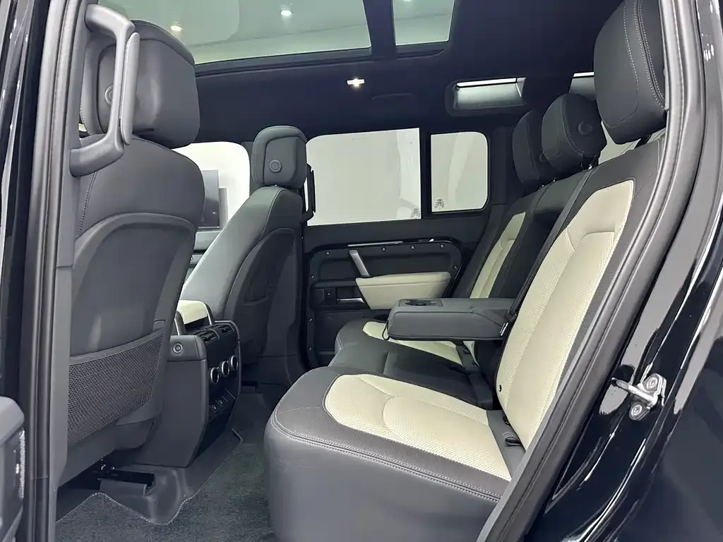 Land Rover Defender — фото 6