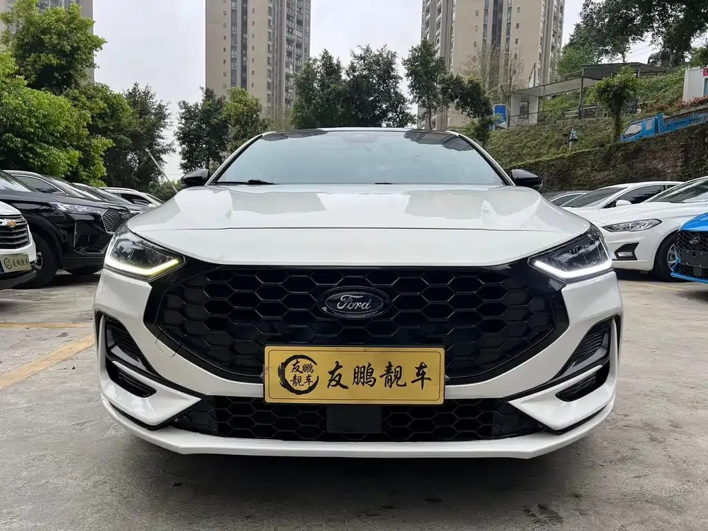 Ford Focus 2023 из CN, фото 7