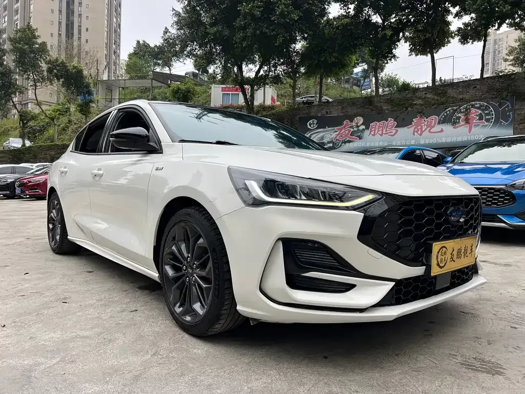 Ford Focus 2023 из CN, фото 3