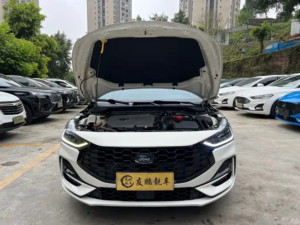 Ford Focus 2023 из CN, фото 9