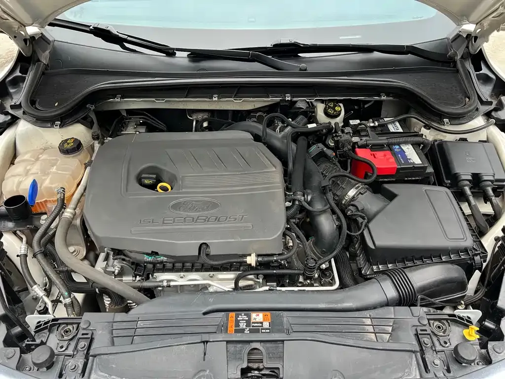 Ford Focus 2023 из CN, фото 2