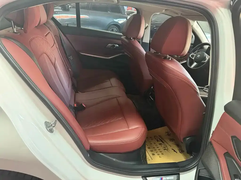 BMW 3 Series 2023 из CN, фото 9