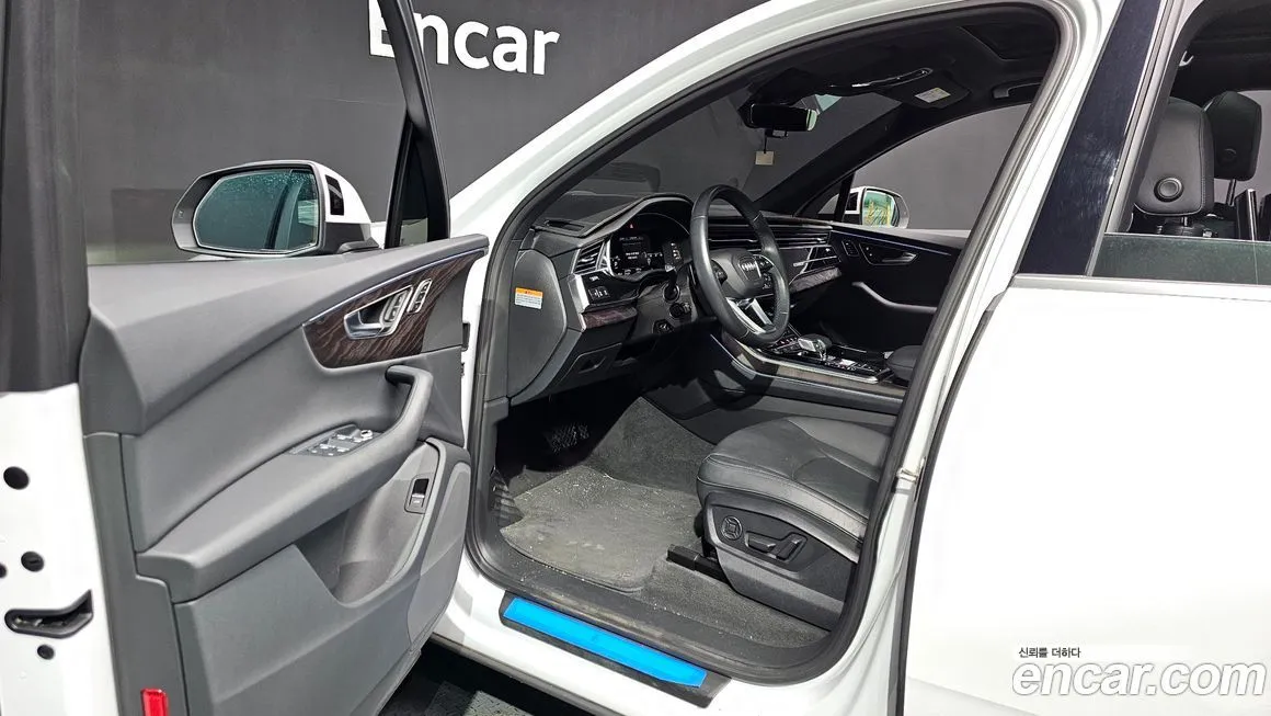 Audi Q7 2021 из KR, фото 7