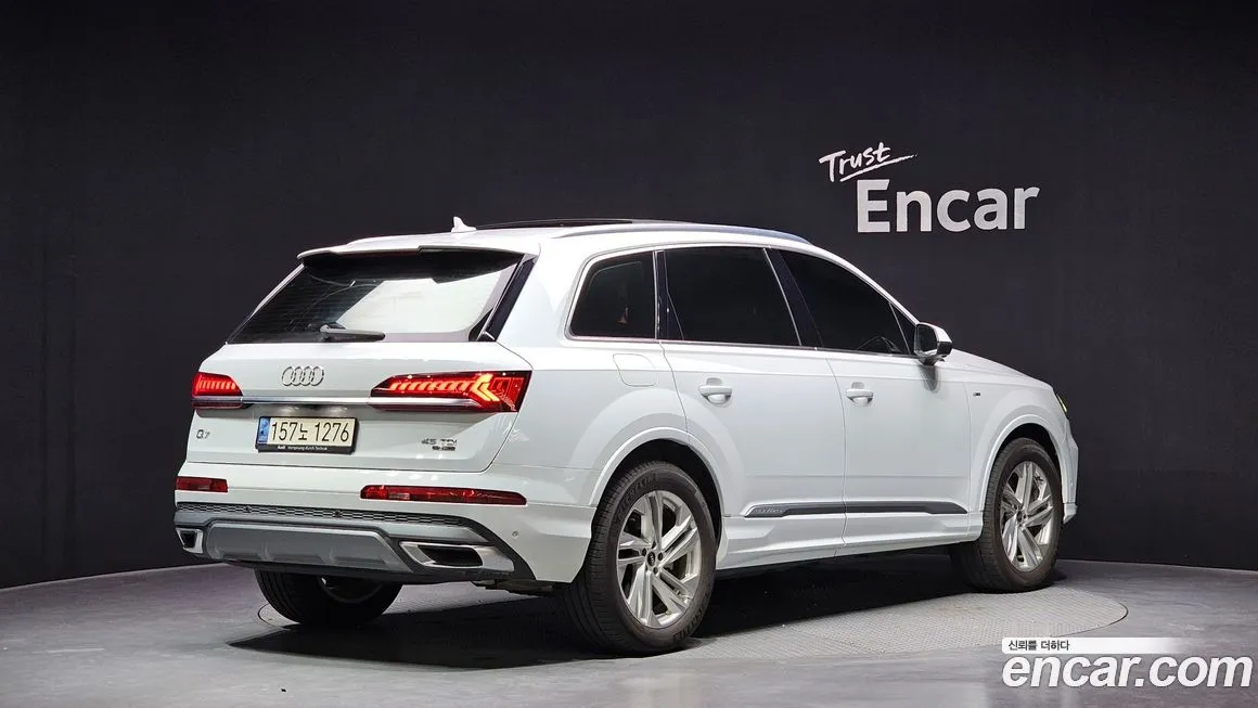 Audi Q7 2021 из KR, фото 3