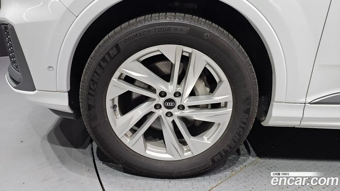 Audi Q7 2021 из KR, фото 5