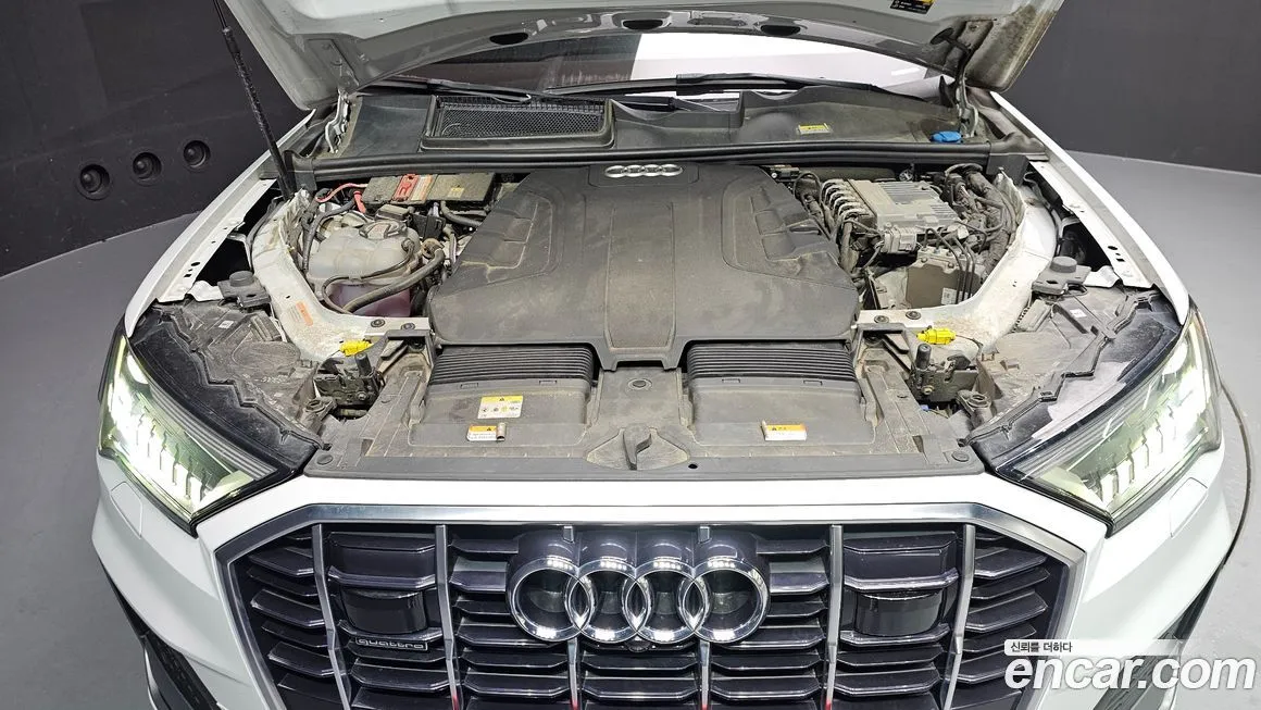 Audi Q7 2021 из KR, фото 4