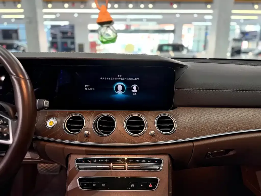 Mercedes-Benz E-Class 2022 из CN, фото 5