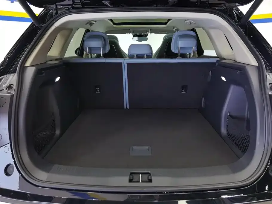 Hongqi HS3 PHEV 2024 из CN, фото 3
