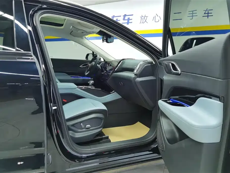 Hongqi HS3 PHEV 2024 из CN, фото 5