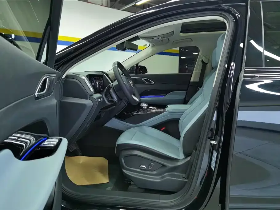 Hongqi HS3 PHEV 2024 из CN, фото 8