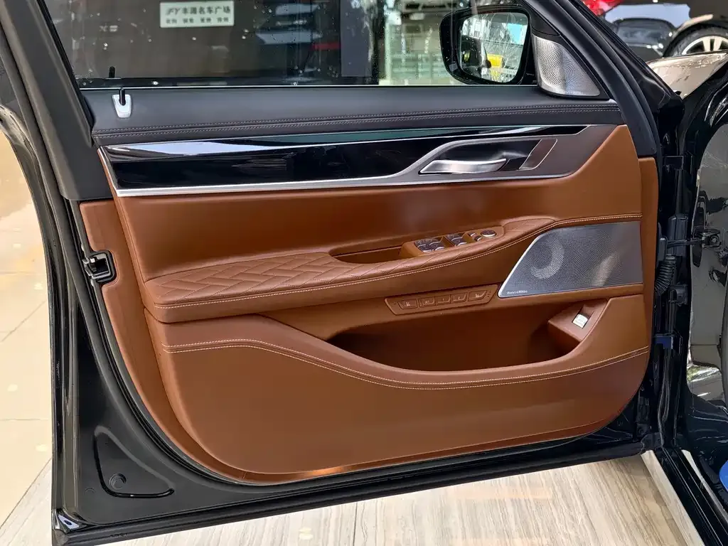 BMW 7 Series 2021 из CN, фото 2