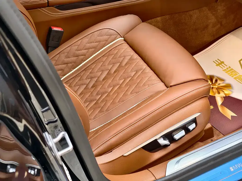 BMW 7 Series 2021 из CN, фото 8