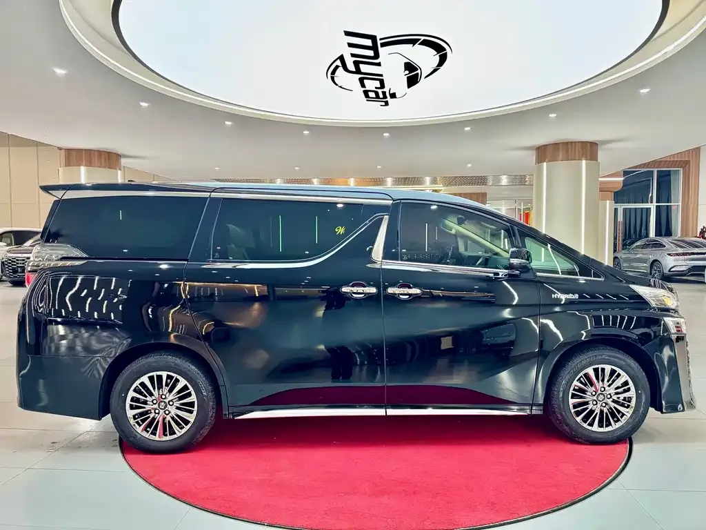 Toyota Vellfire — фото 2