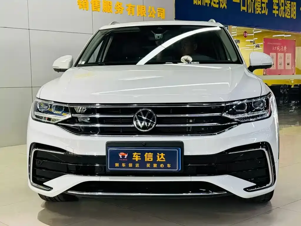 Volkswagen Tiguan L — фото 3