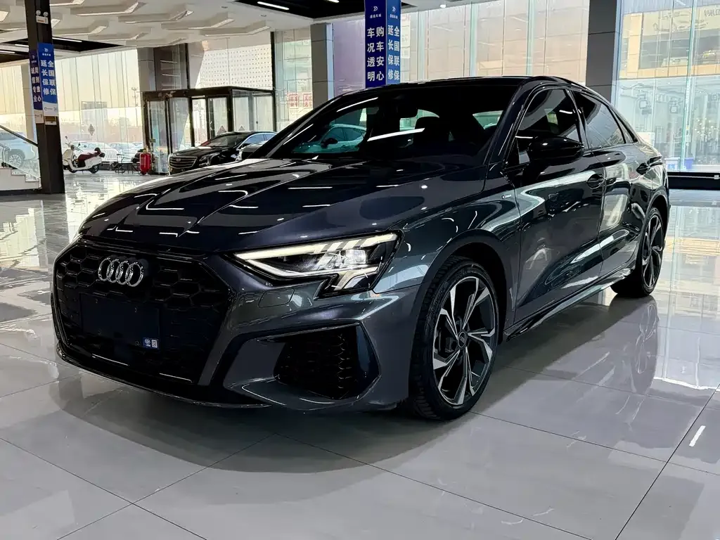 Audi A3 2023 из CN, фото 1