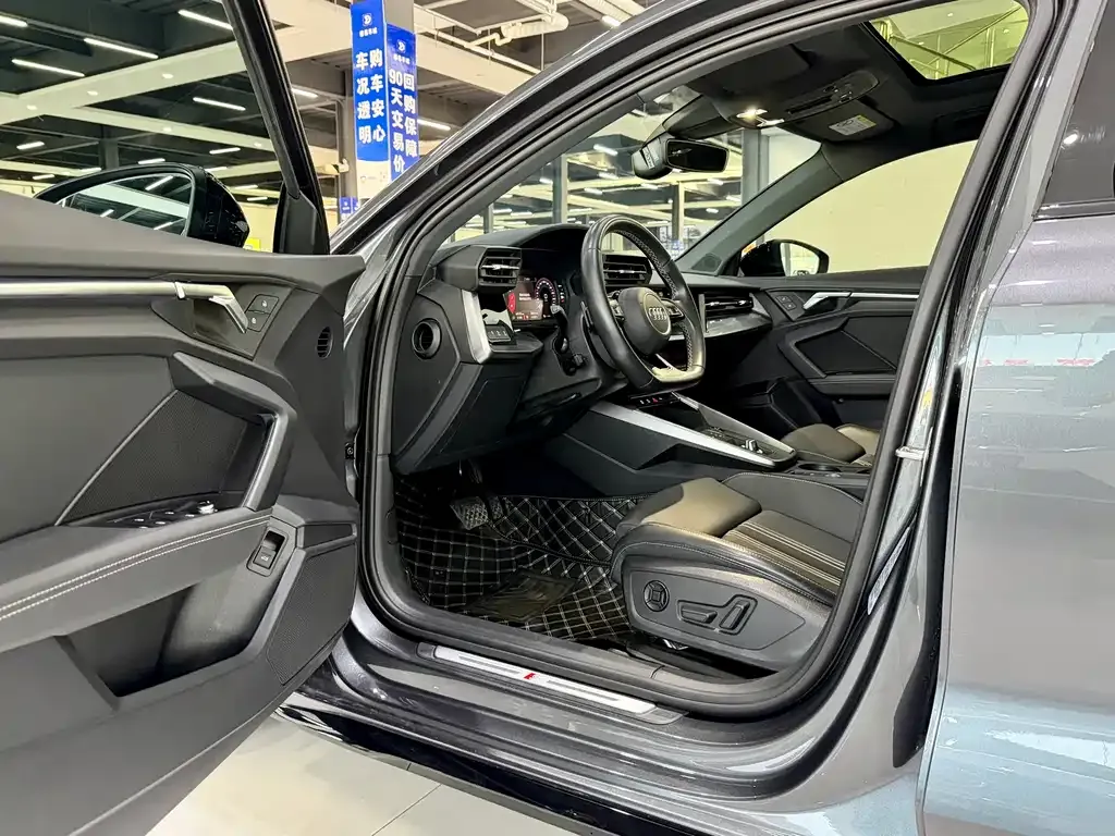 Audi A3 2023 из CN, фото 9