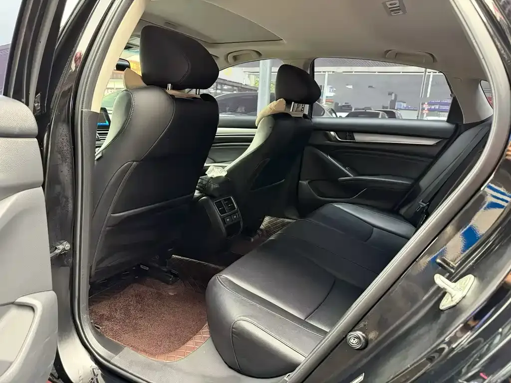 Honda Accord 2023 из CN, фото 2