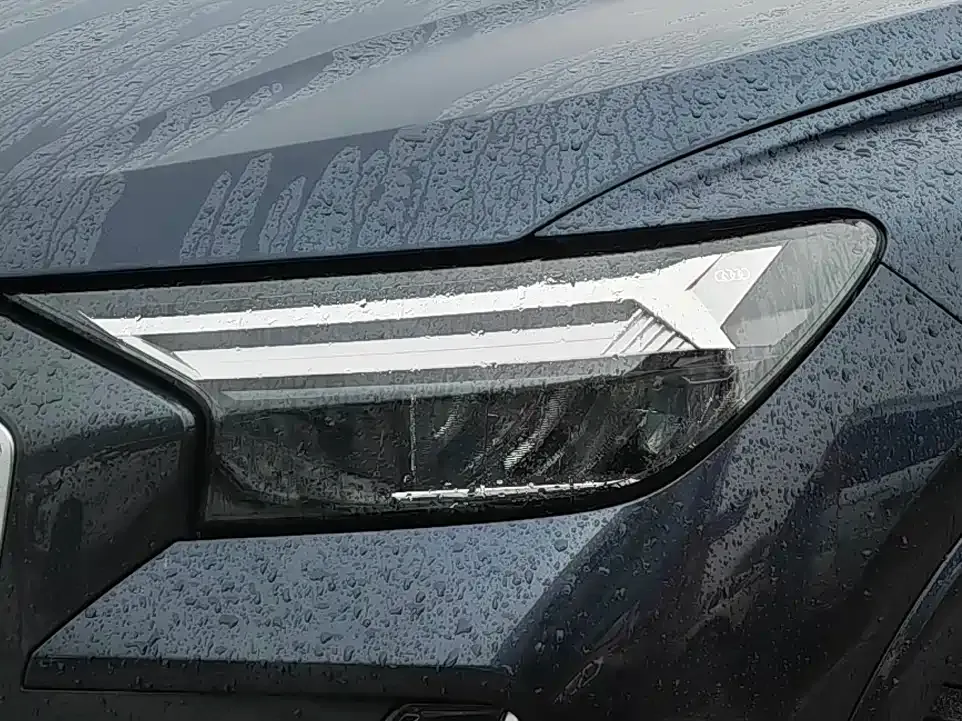 Audi Q4 e-tron — фото 3