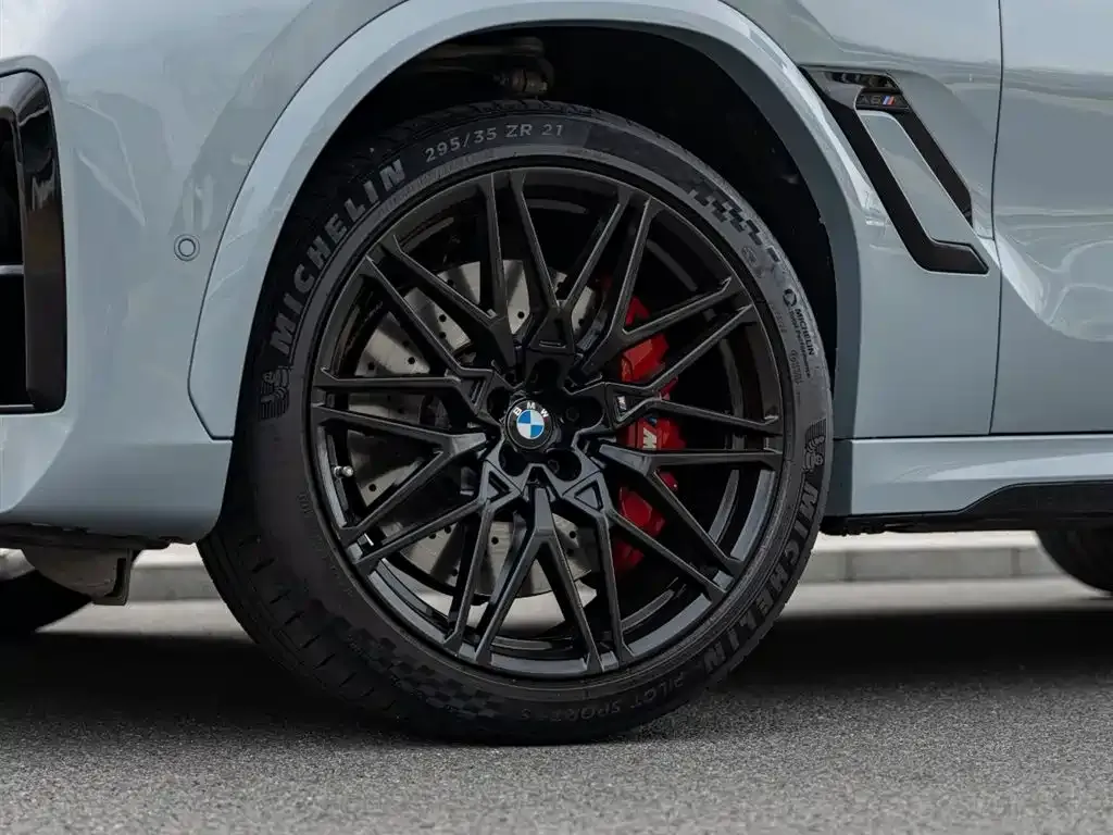 BMW X6 M 2023 из CN, фото 2