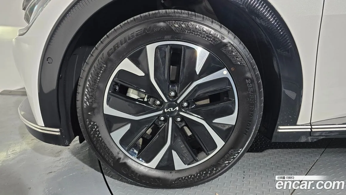 Kia EV6 — фото 9