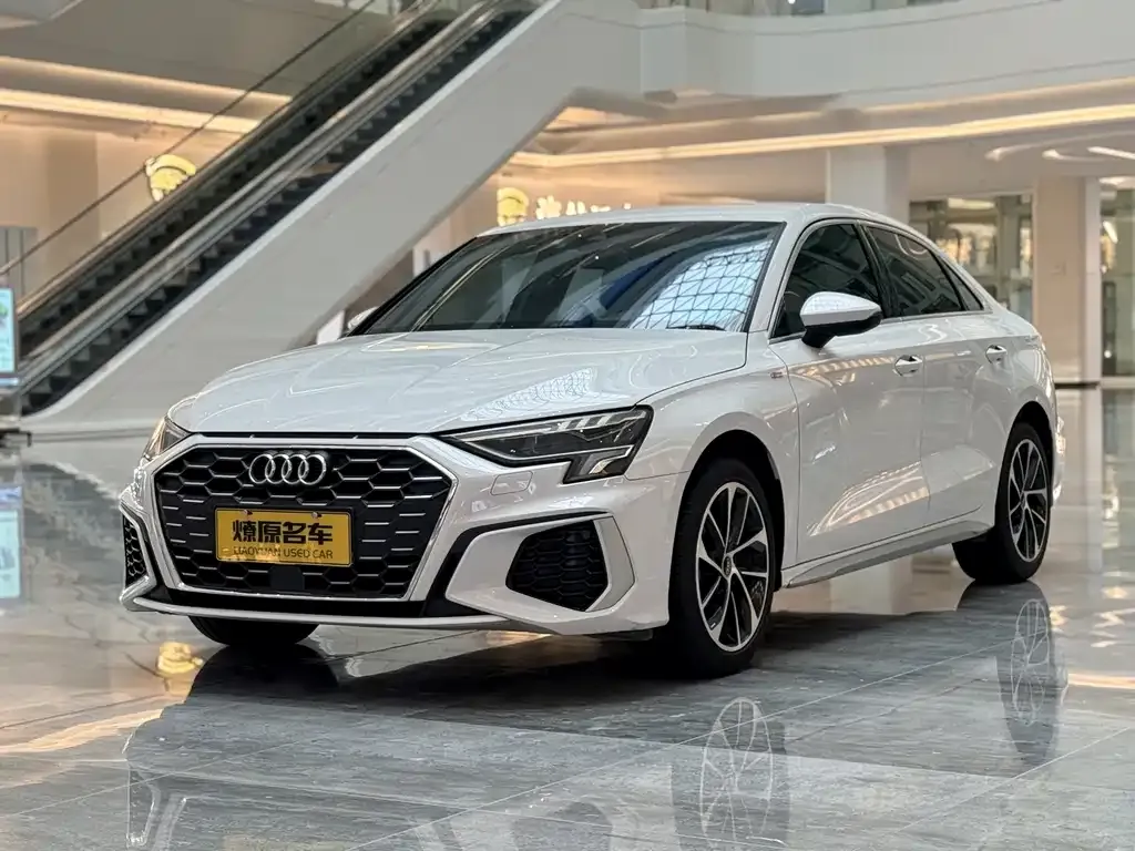 Audi A3 — фото 1