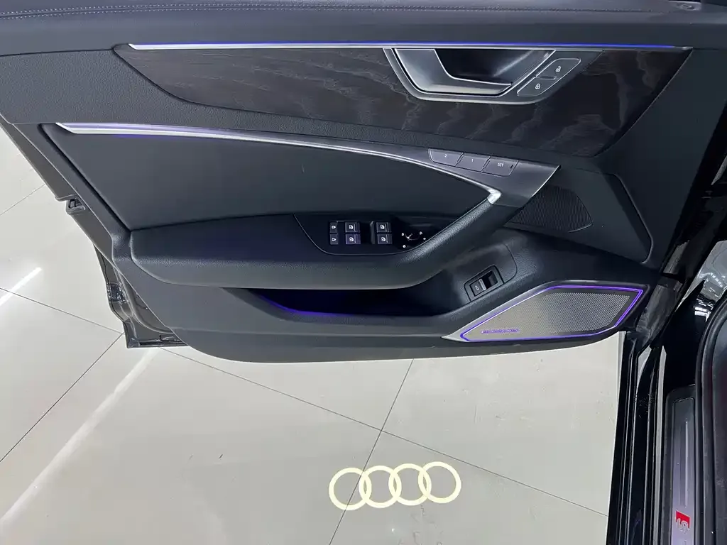 Audi A6L — фото 4