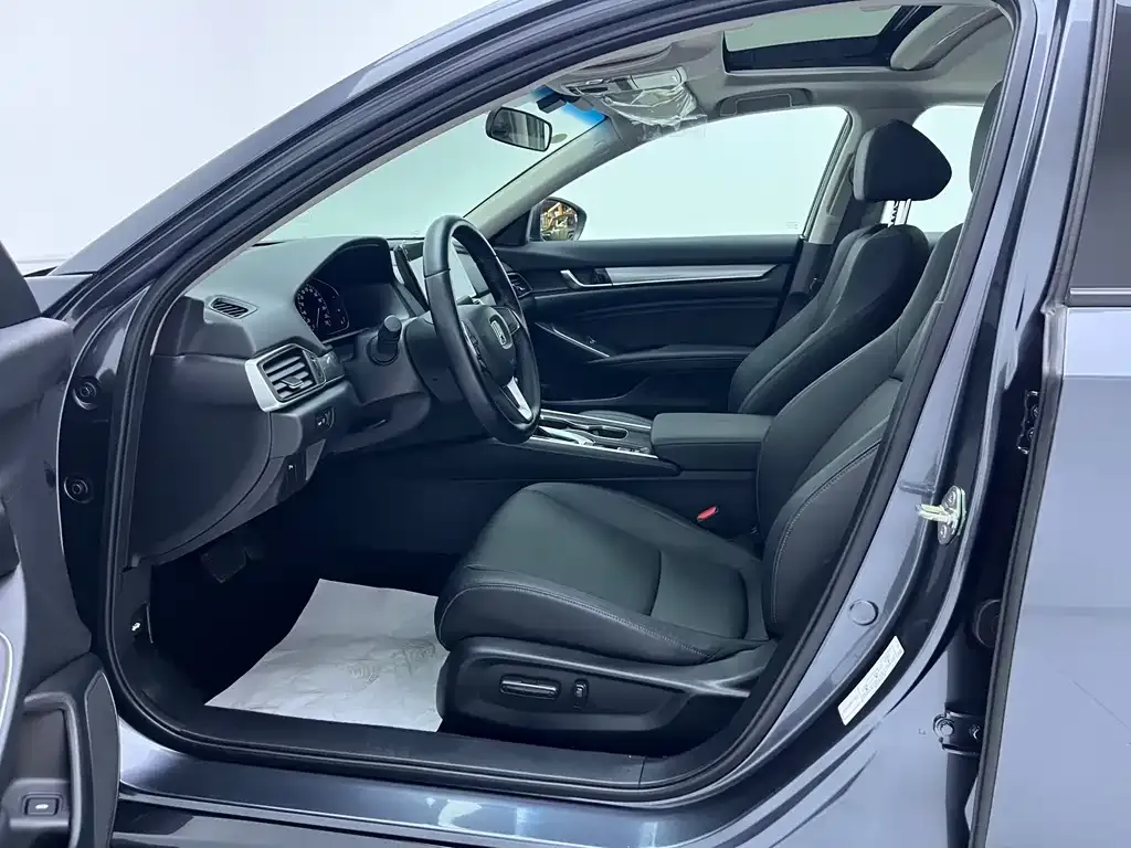 Honda Accord — фото 8
