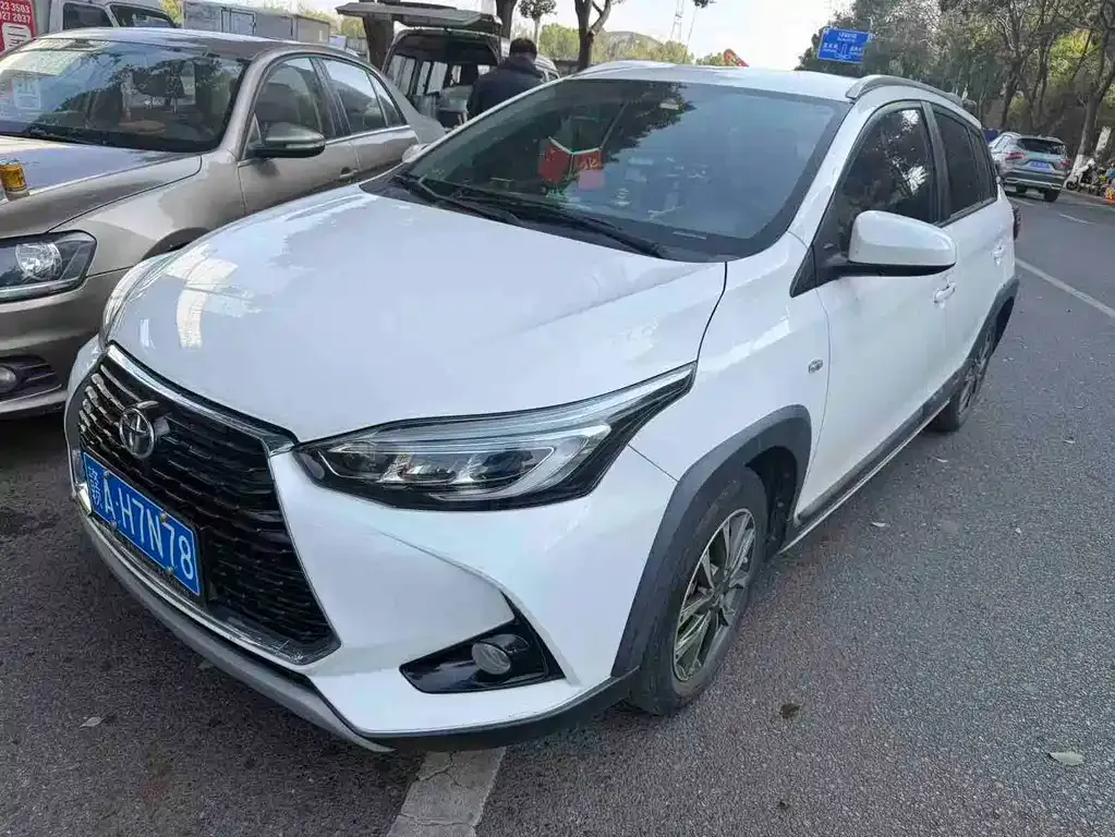 Toyota Yaris L