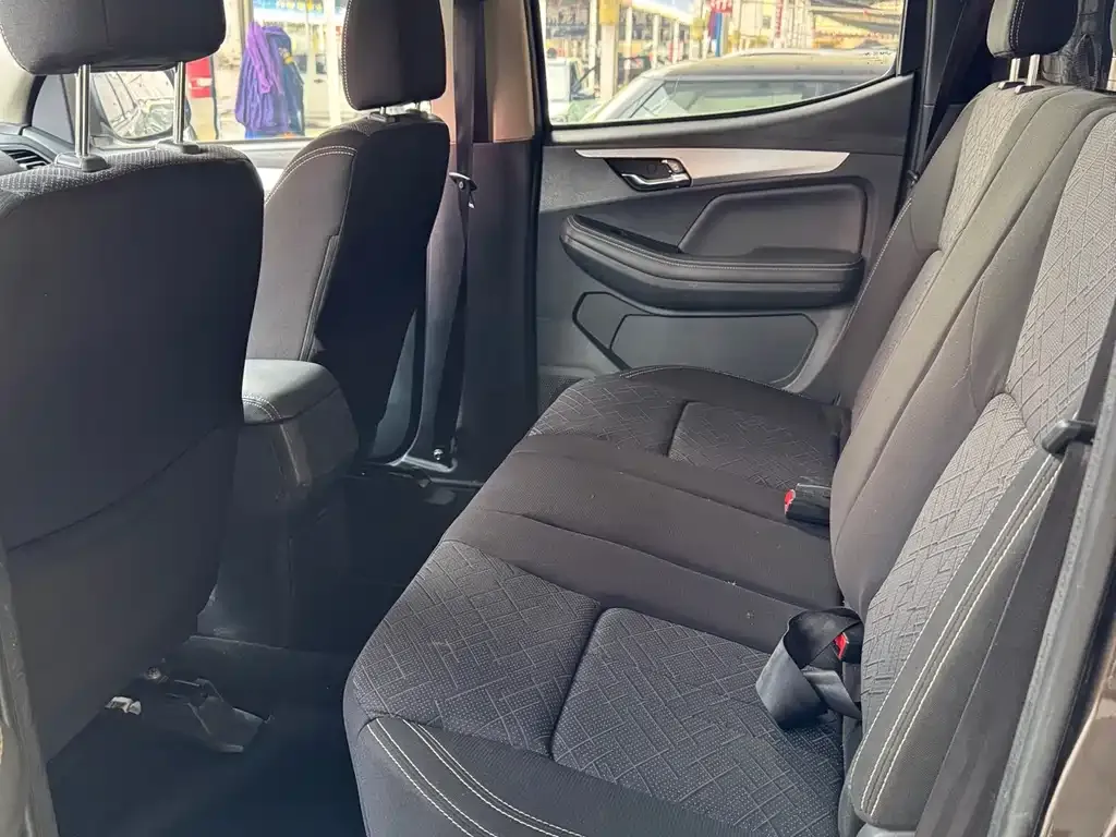 Isuzu RE-MAX 2021 из CN, фото 2