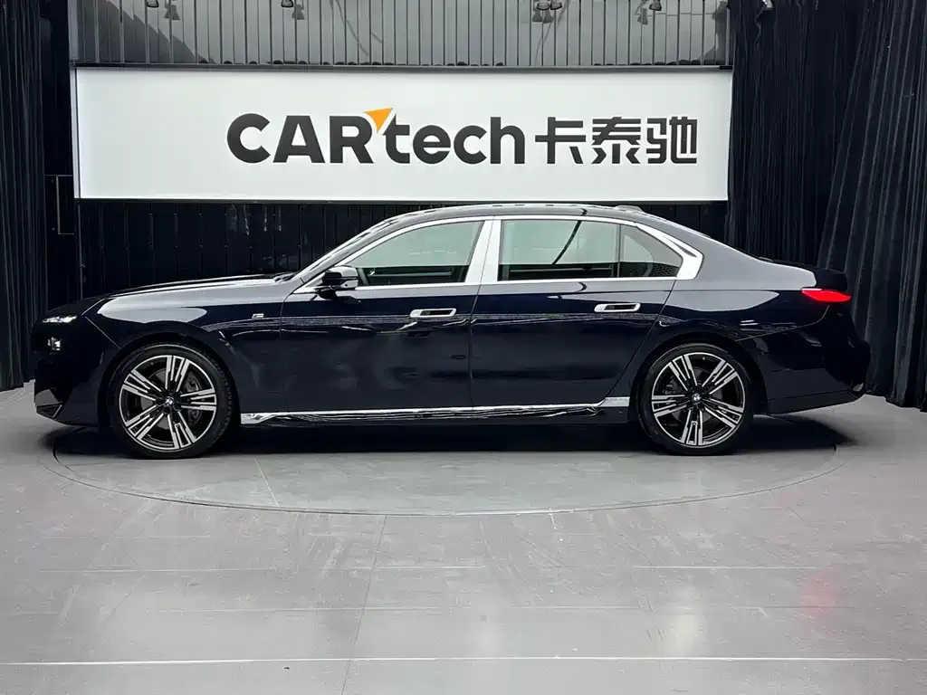 BMW 7 Series 2024 из CN, фото 3