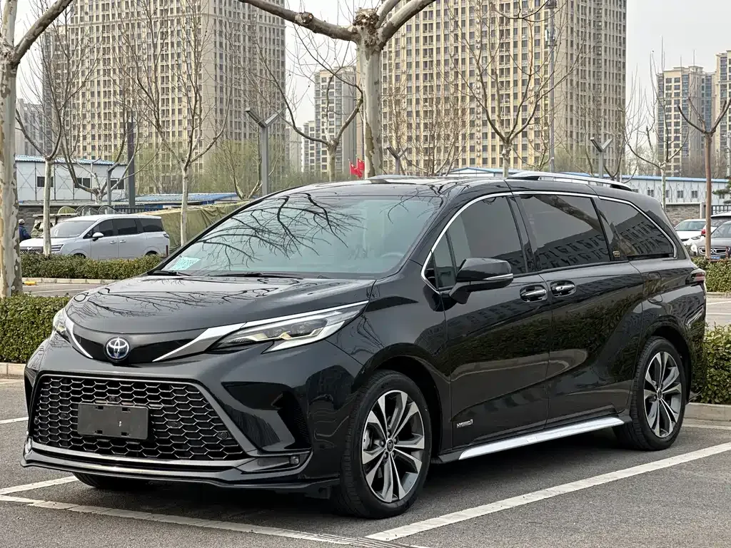 Toyota Granvia 2023 из CN, фото 1