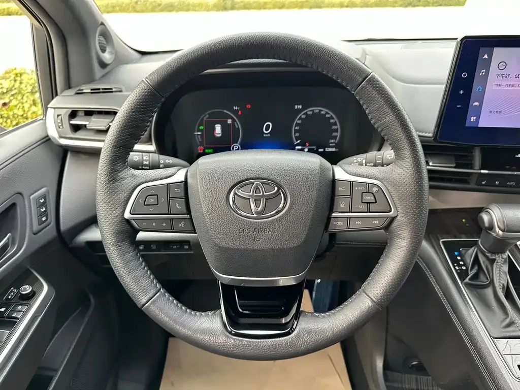 Toyota Granvia 2023 из CN, фото 4
