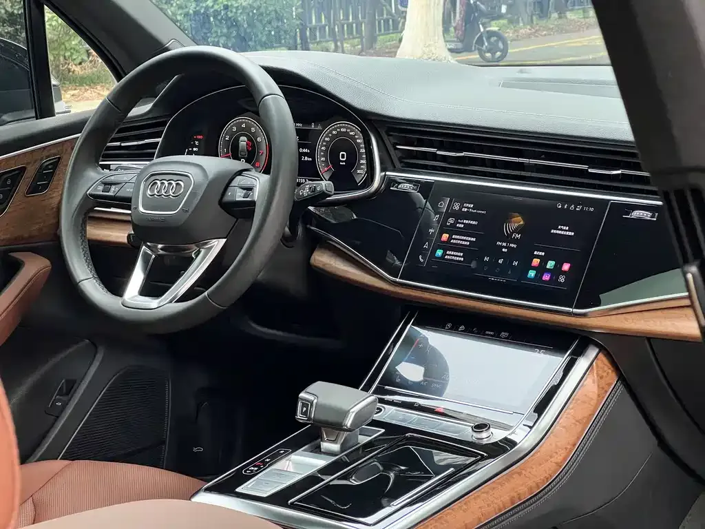 Audi Q7 2023 из CN, фото 6