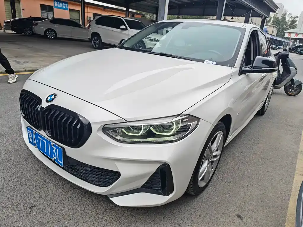 BMW 1 Series 2022 из CN, фото 1