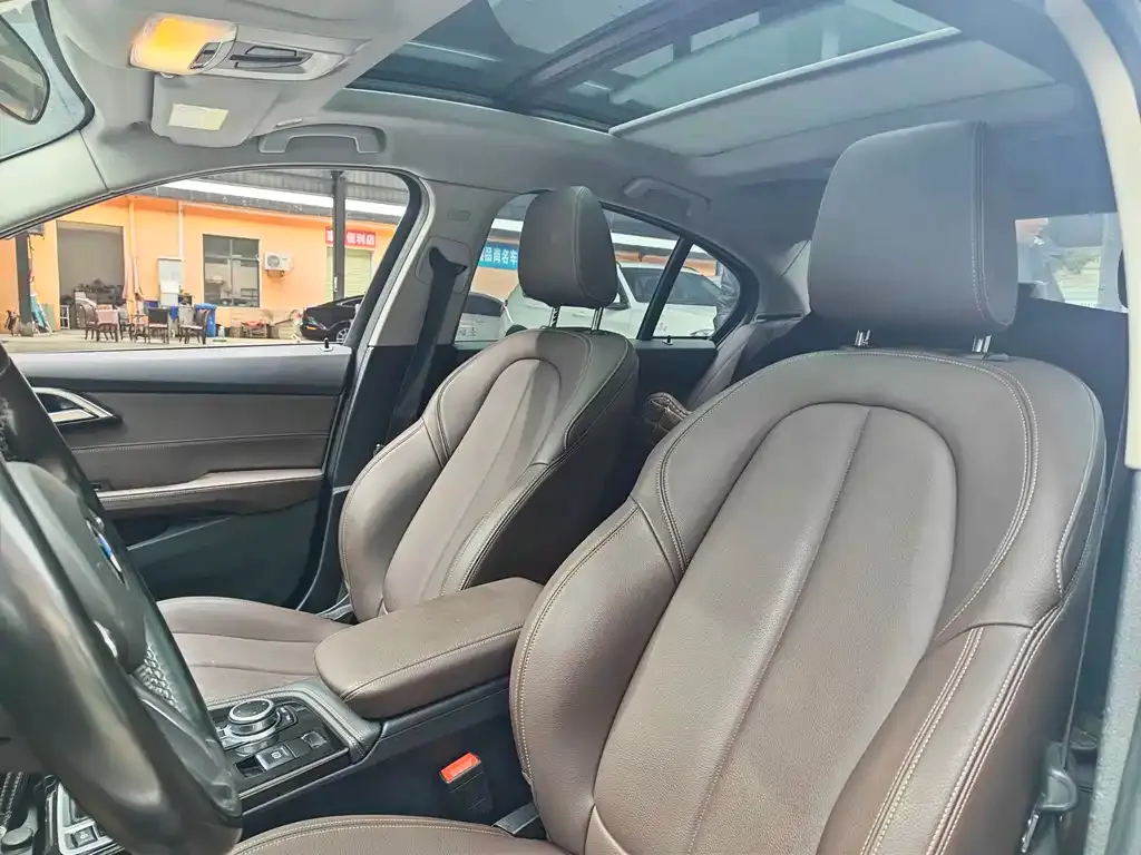 BMW 1 Series 2022 из CN, фото 2