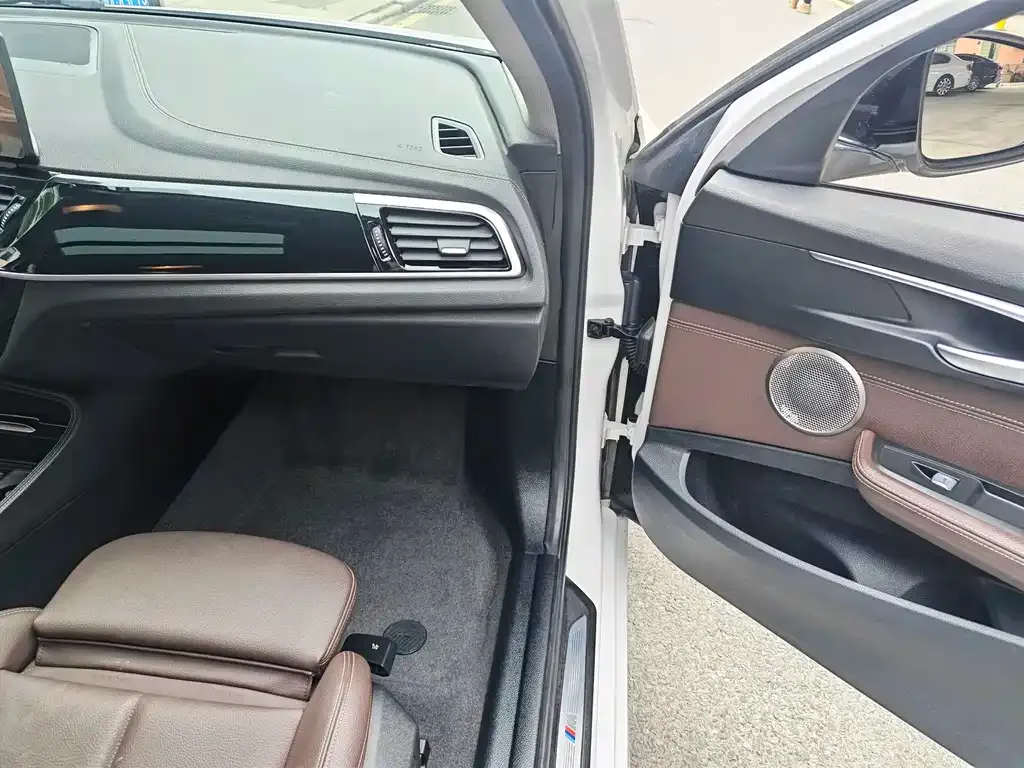 BMW 1 Series 2022 из CN, фото 5