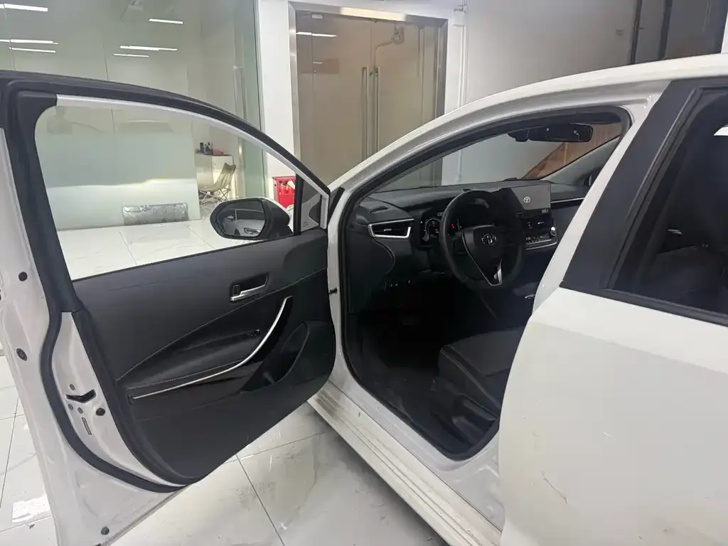 Toyota Corolla 2025 из CN, фото 4