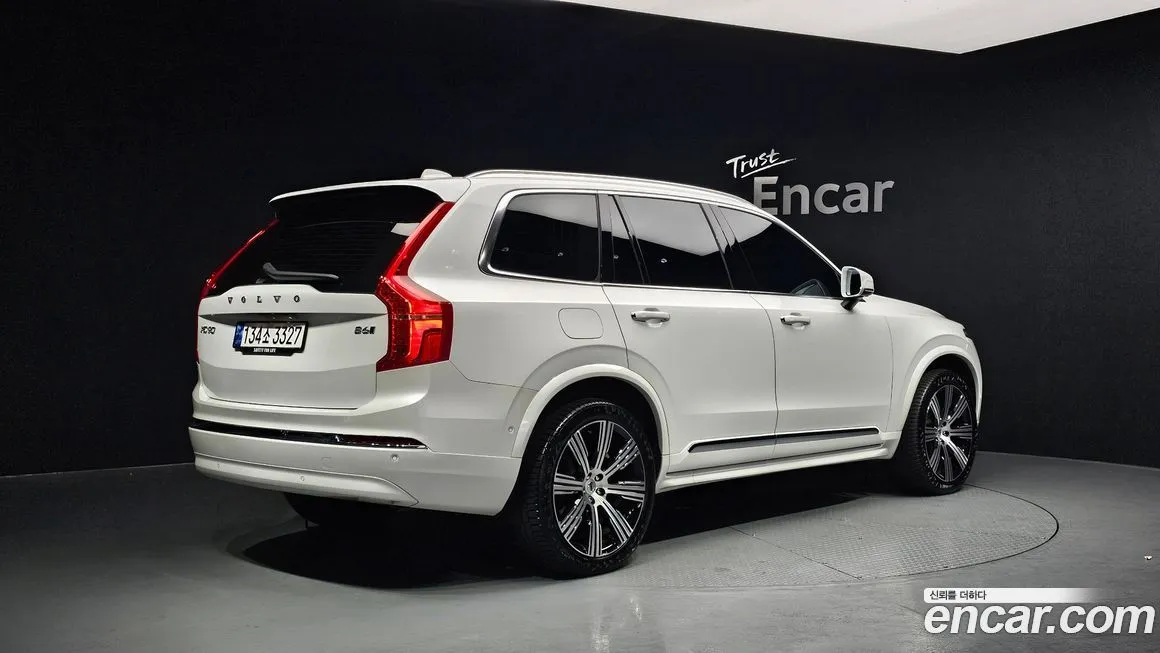 Volvo XC90 — фото 8