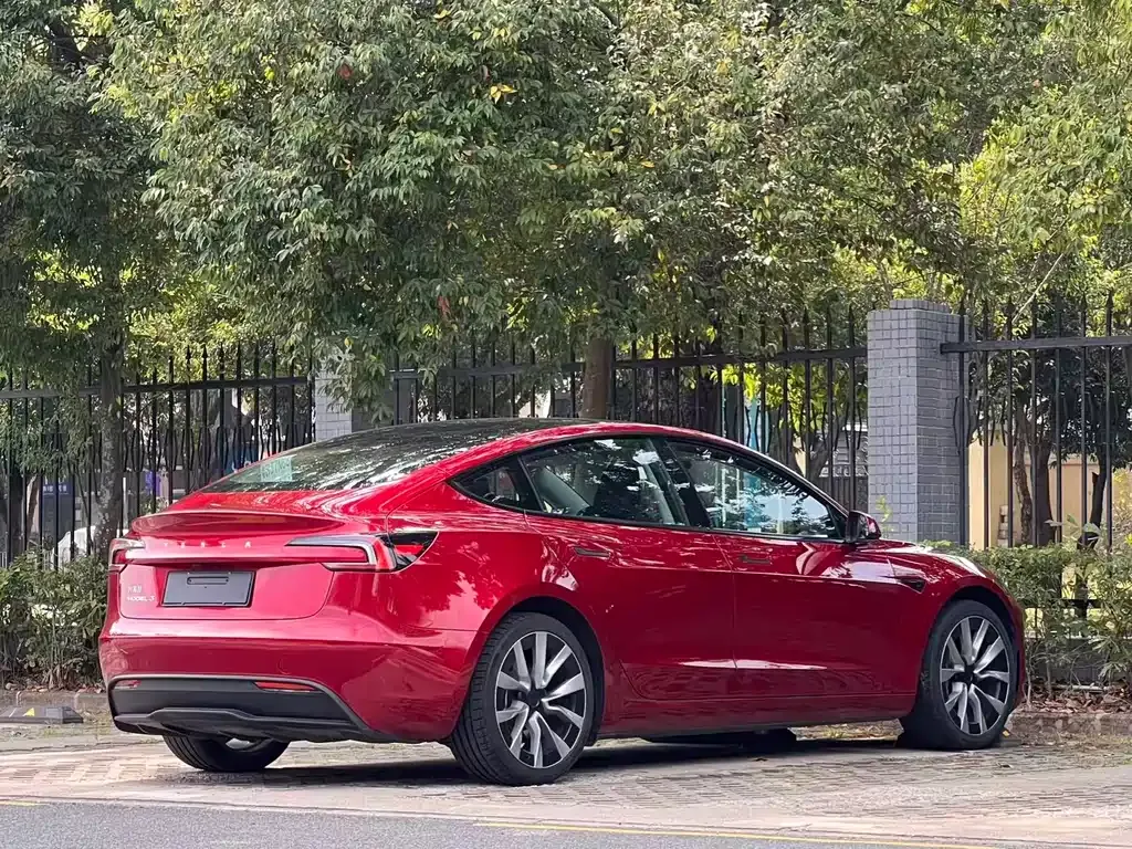 Tesla Model 3 2023 из CN, фото 5