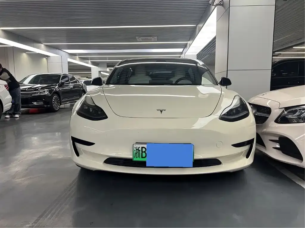 Tesla Model 3 — фото 8