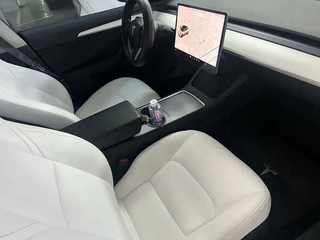 Tesla Model 3 — фото 3