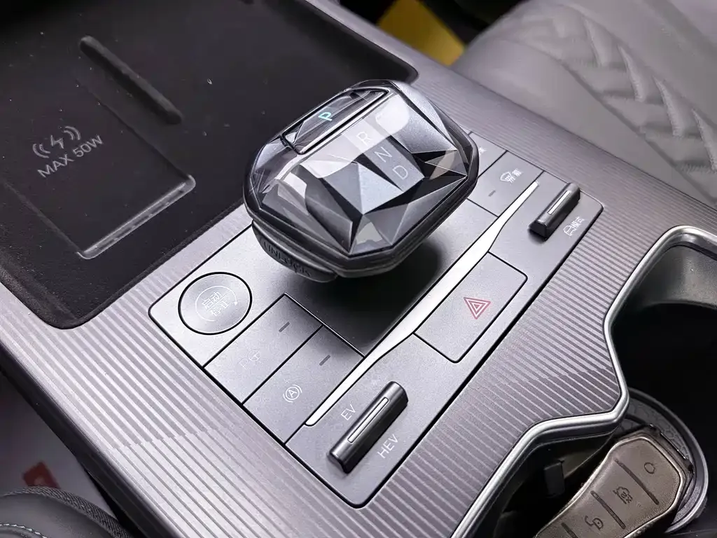 BYD L DM-i 2025 из CN, фото 6